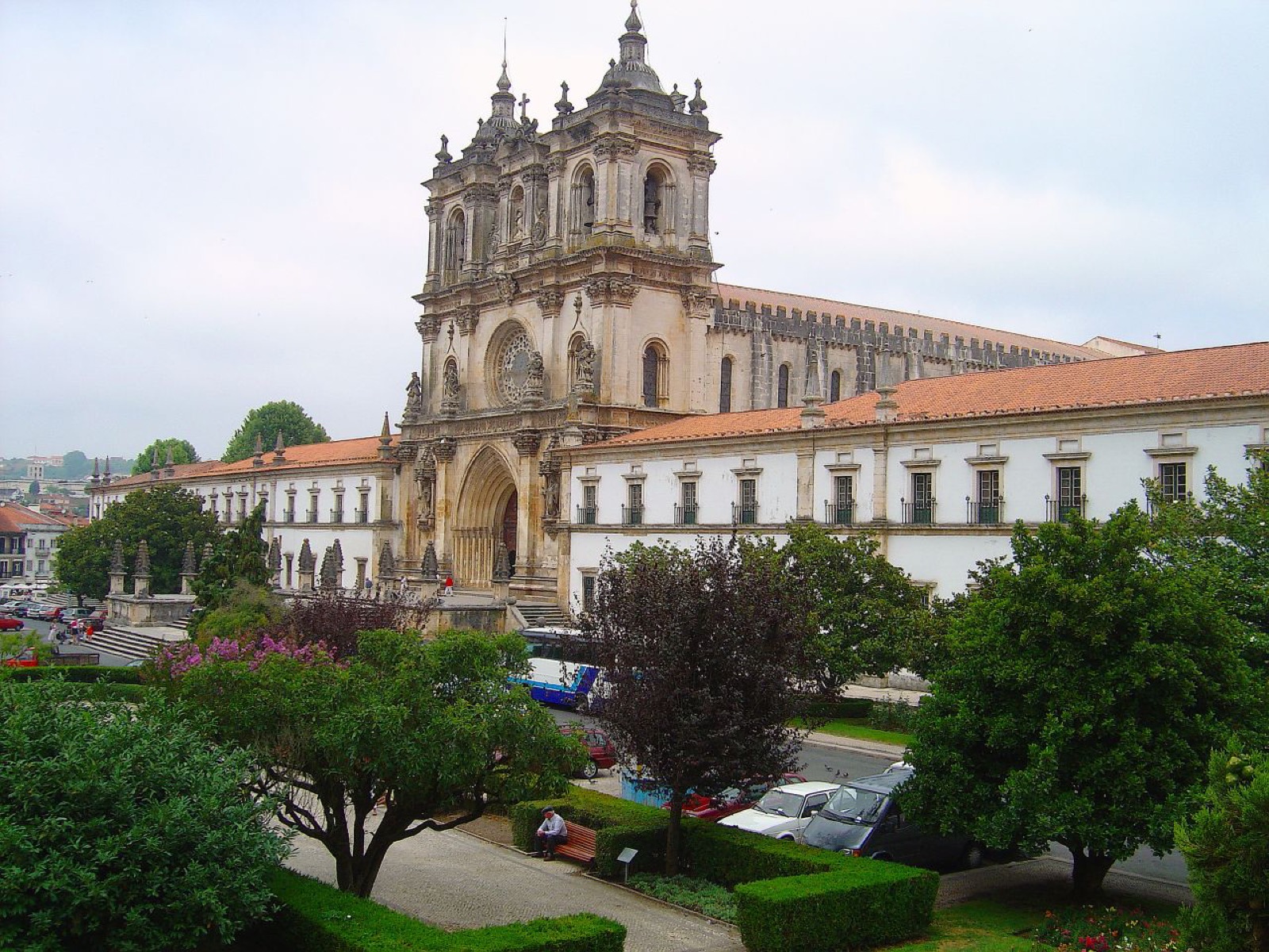 Fachada do Mosteiro de Alcoba&ccedil;a