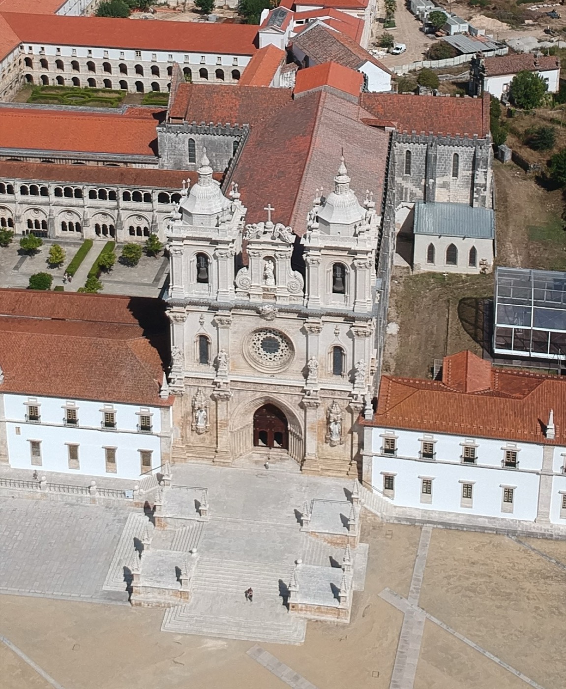 Vista a&eacute;rea do Mosteiro de Alcoba&ccedil;a
